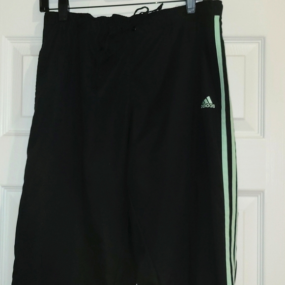 Adidas Athletic Yoga Jogging Cropped Pants Large Black with Green Stripes Comfy - Picture 3 of 5